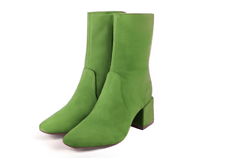 Grass green women's ankle boots with a zip on the inside. Square toe. Medium block heels. Front view - Florence KOOIJMAN
